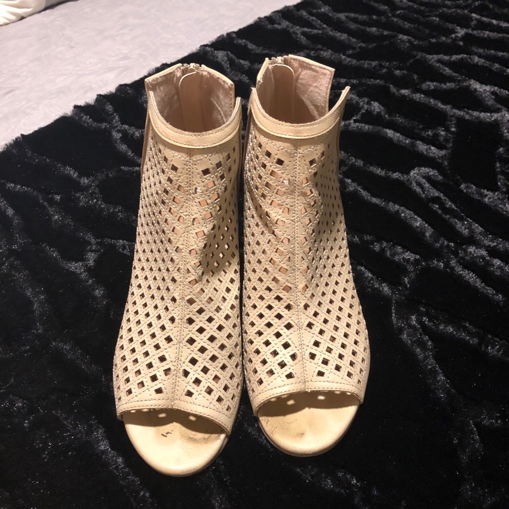 Ankle booties open toe, lace with small heel